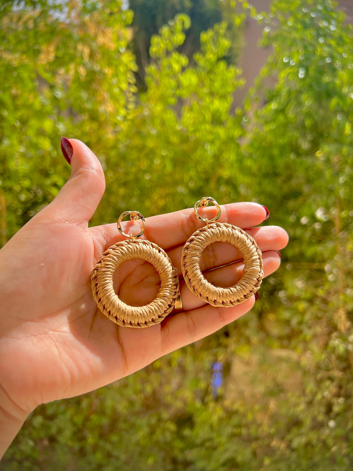 Round earrings