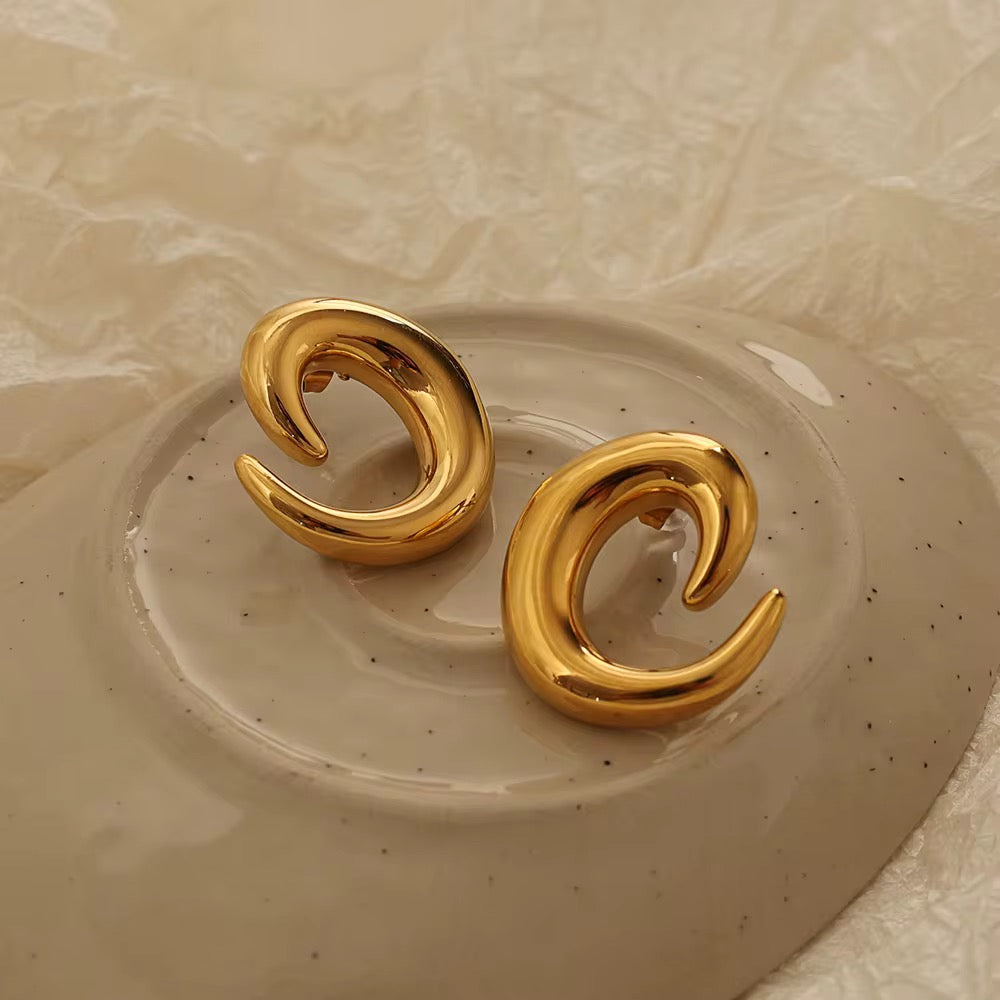 Bold Curve Hoops