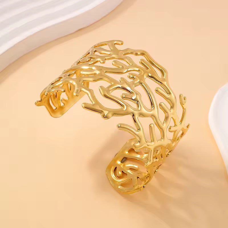 Coral bangle