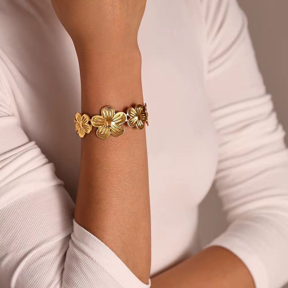 Flower bangle