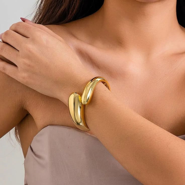 Hug bangle