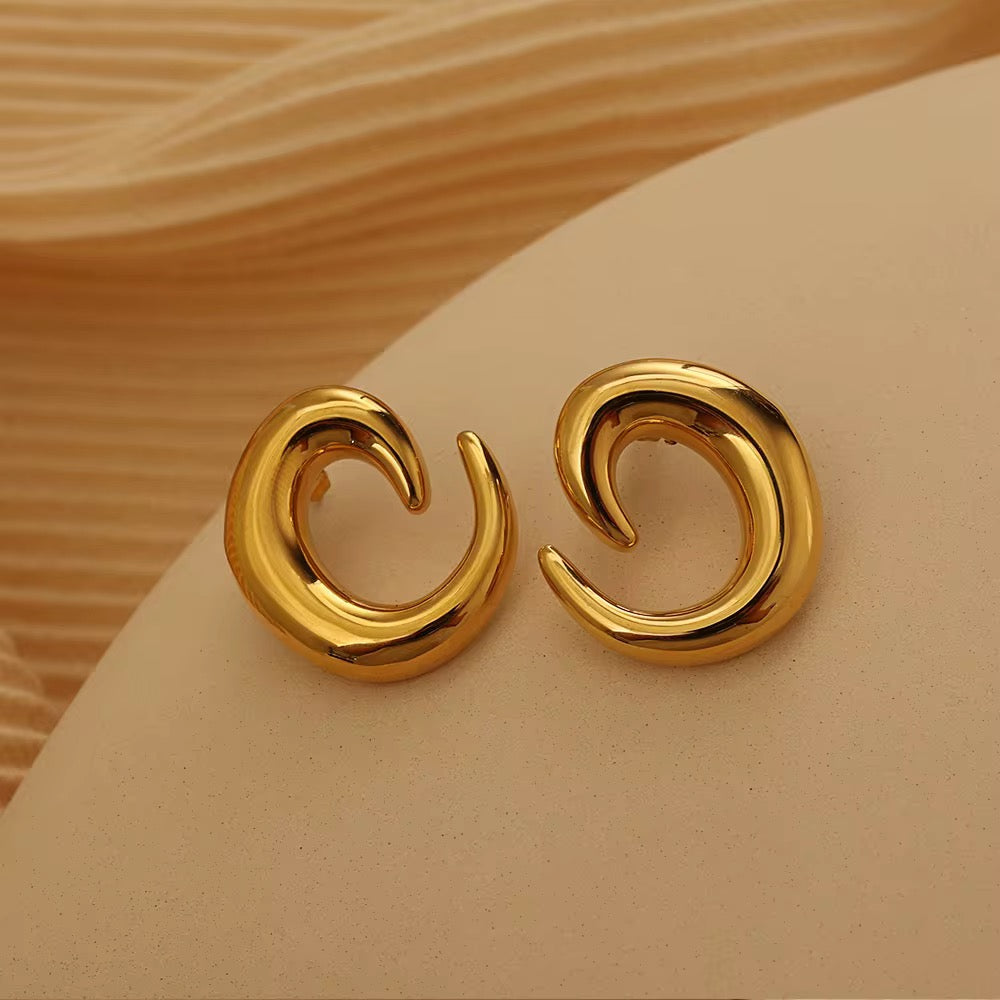 Bold Curve Hoops