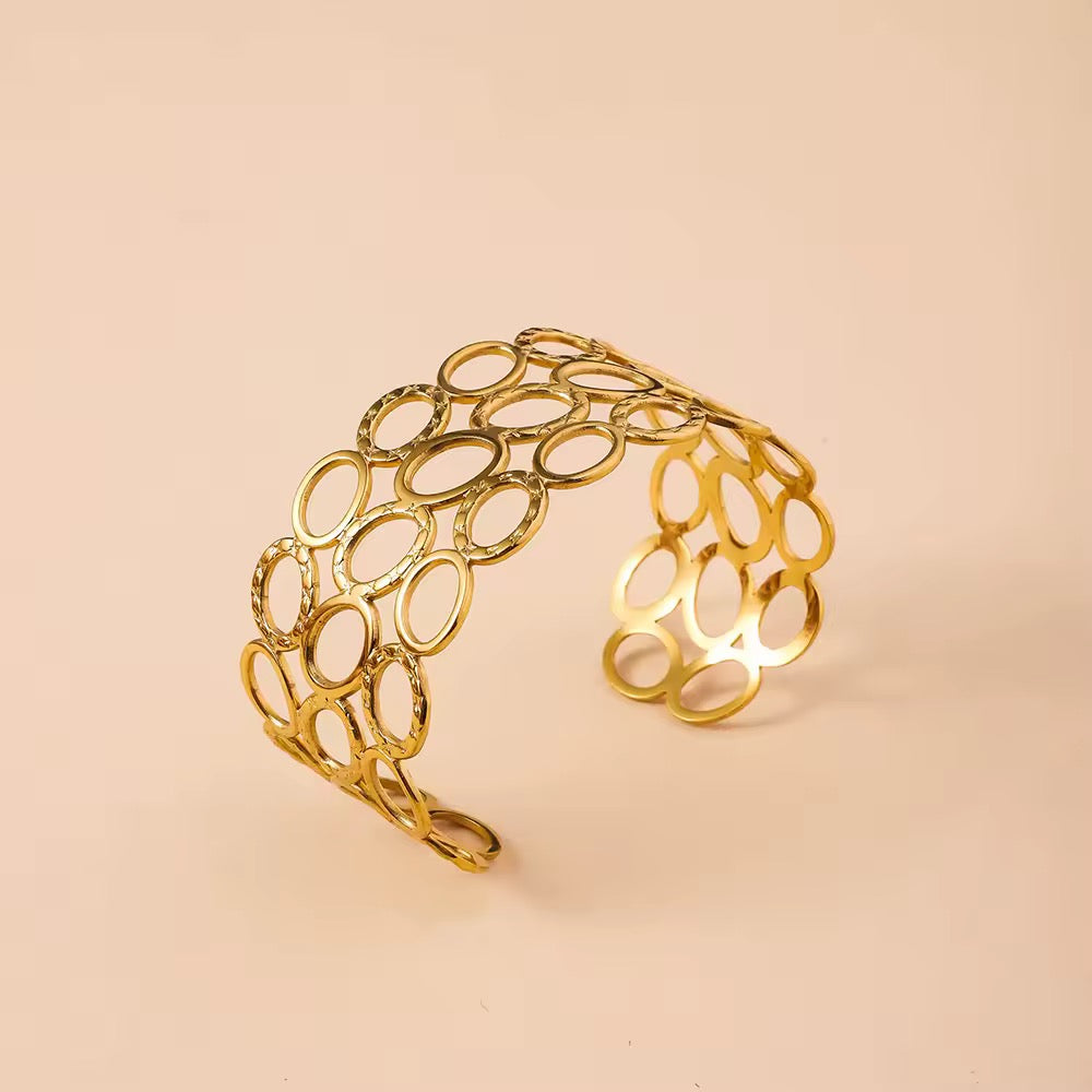 Diamond texture bangle