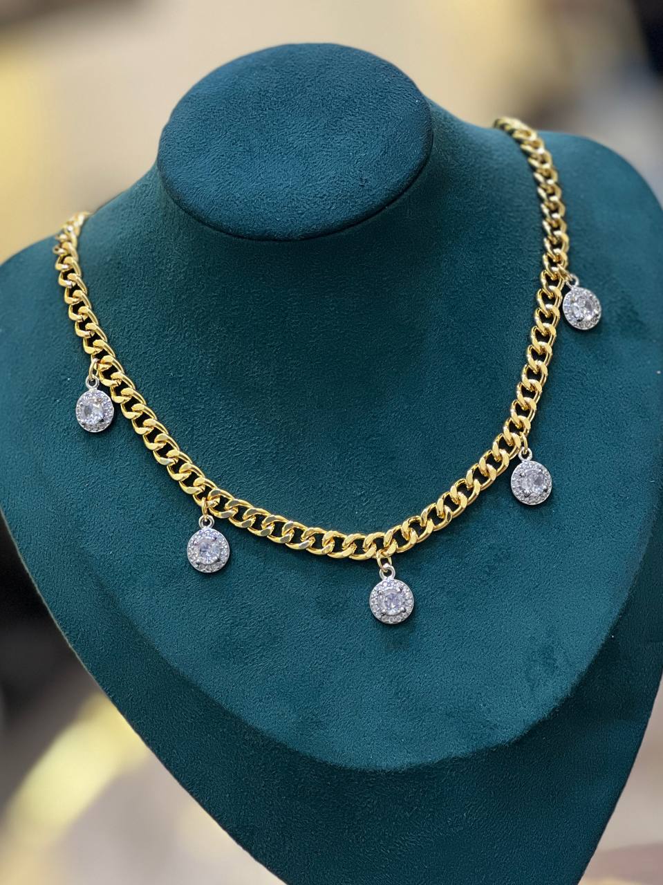 Majestic glow necklace