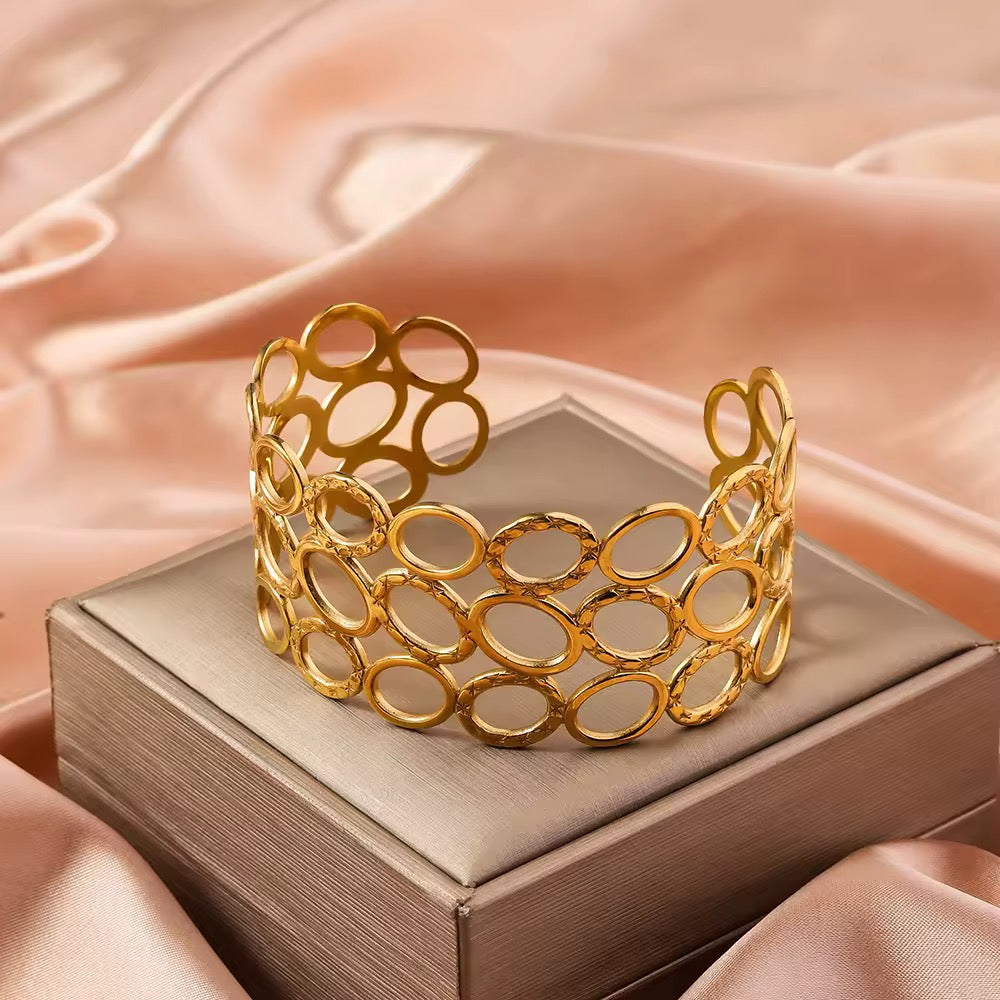 Diamond texture bangle