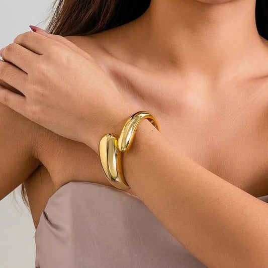 Hug bangle
