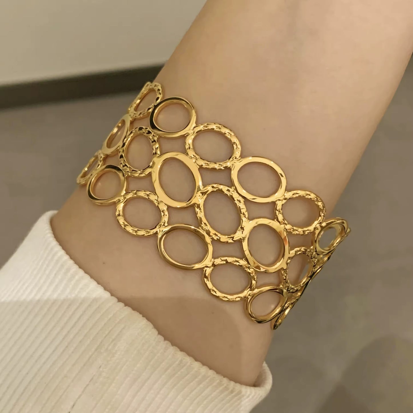 Diamond texture bangle