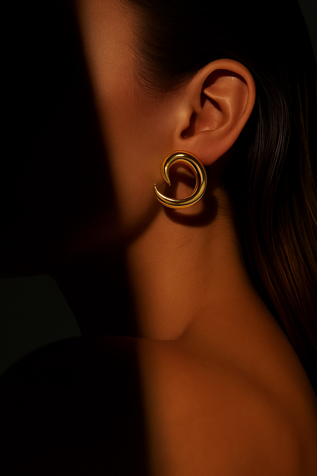 Bold Curve Hoops